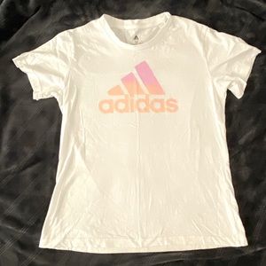 NWOT Women’s Adidas White T Shirt With Ombré Graphic Logo on Front Size Small